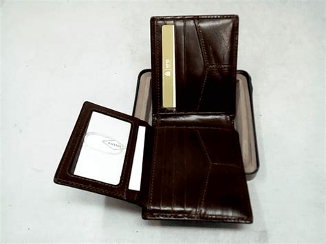 Derrick Leather RFID Passcase Wallet 